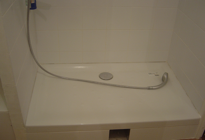 La pose de bac a douche en details