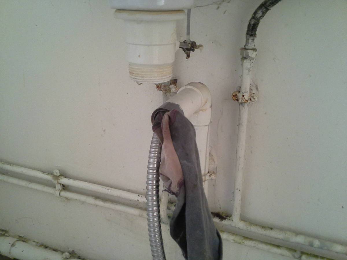 Comment déboucher une évacuation de salle de bains