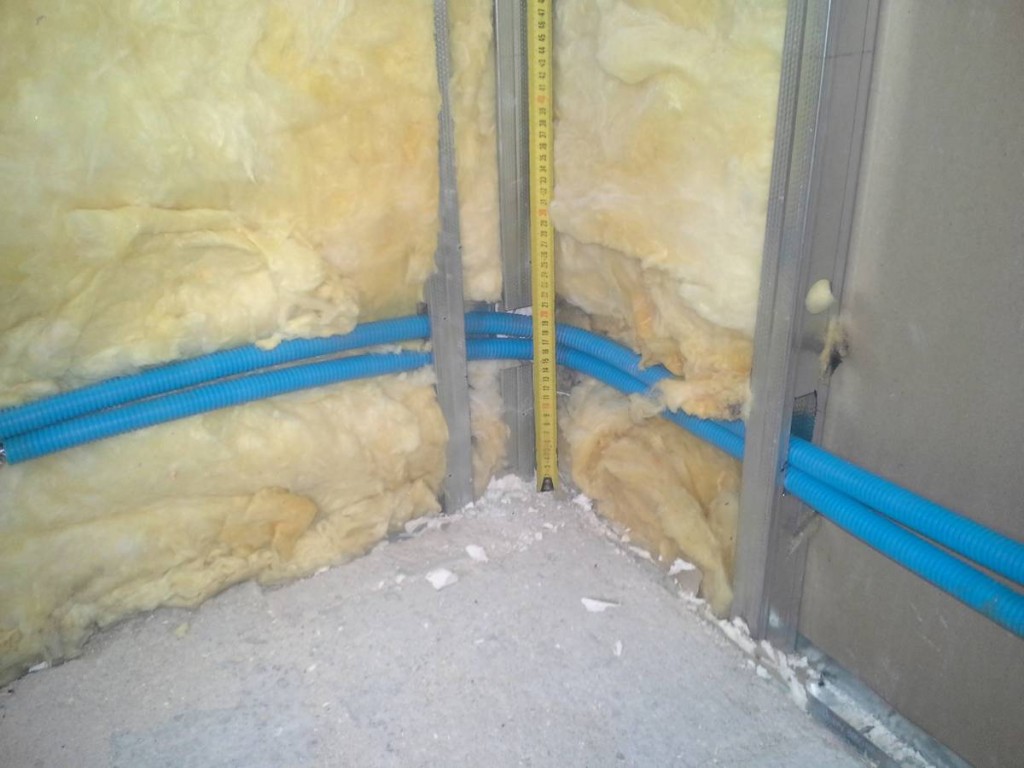 Attention aux passages de tuyaux PER dans les cloisons