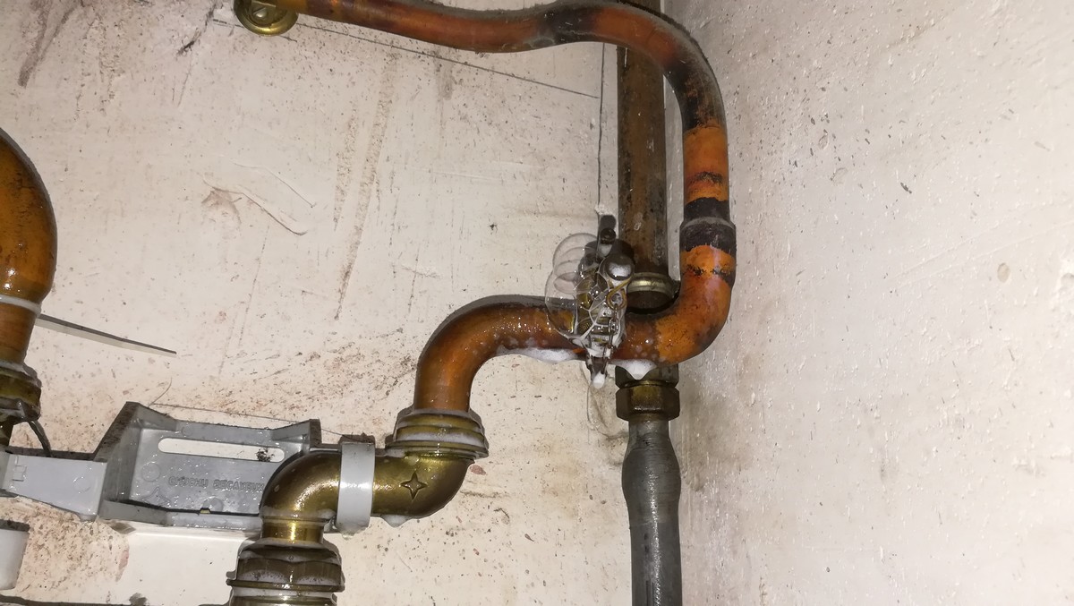 Exemple de fuite de gaz sur canalisation non conforme